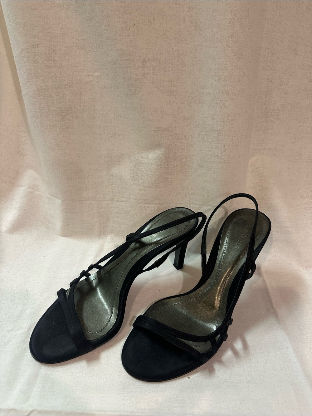 Ann Taylor Black Kitten Heel Size 6.5